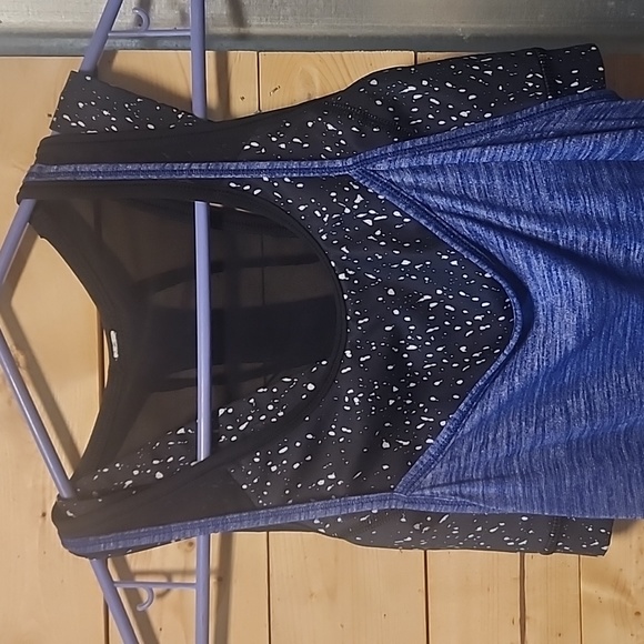 Lululemon Tough it put Tank size 4 - Picture 3 of 9